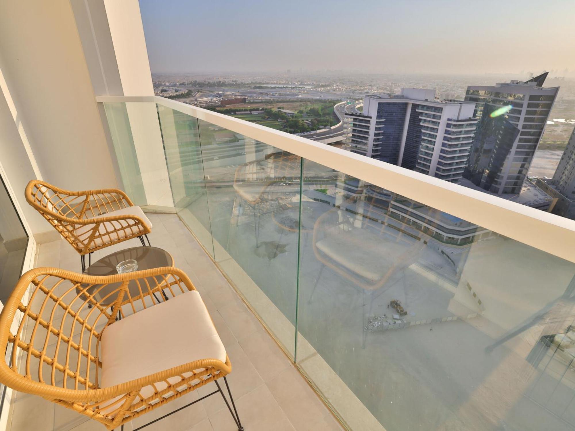 דובאי Luxury Apartments Business Bay Gym Pool Parking By Sojo Stay מראה חיצוני תמונה